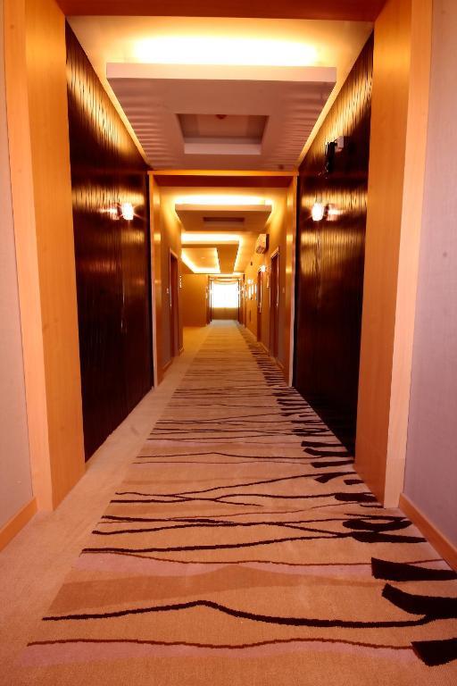 Meera Suites リヤード エクステリア 写真