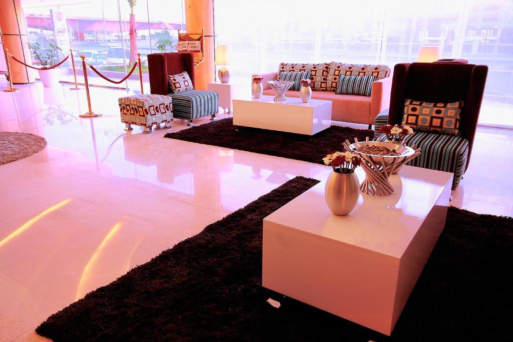 Meera Suites リヤード エクステリア 写真