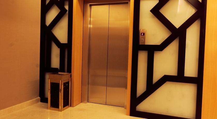 Meera Suites リヤード エクステリア 写真